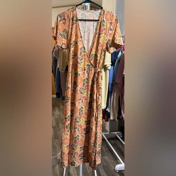 Marine Layer Emlyn Midi Floral Wrap Dress - Picture 2 of 9